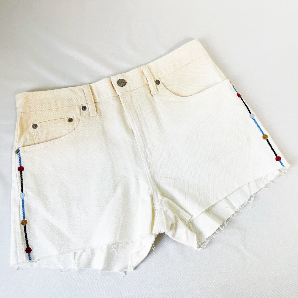 NWOT Lucky Brand White Jean Shorts with Embroidered Detail